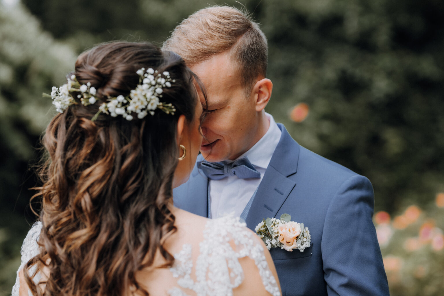 First Look des Brautpaares am Bleimer Schloss