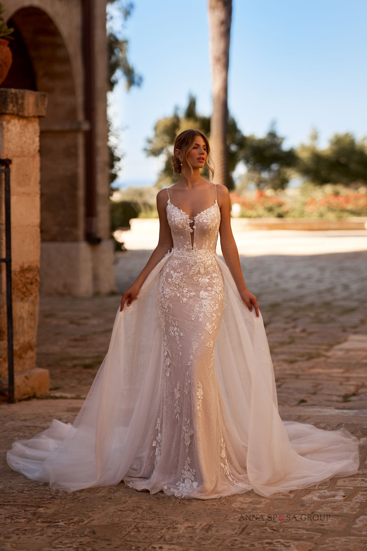 Feminin gearbeitetes Fit & Flare Brautkleid Giselle von Anna Sposa