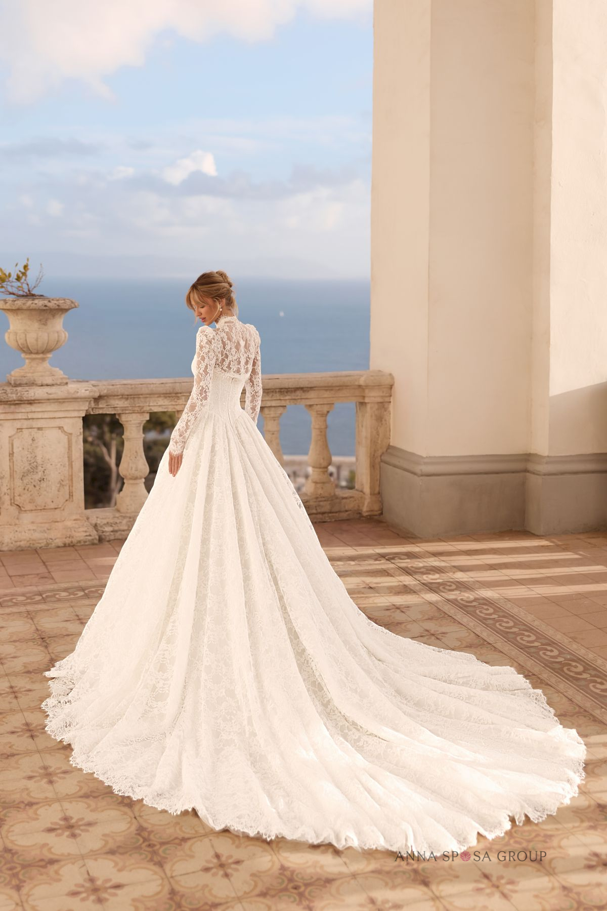Rückansicht des Prinzessinnen Brautkleides Wish von Anna Sposa