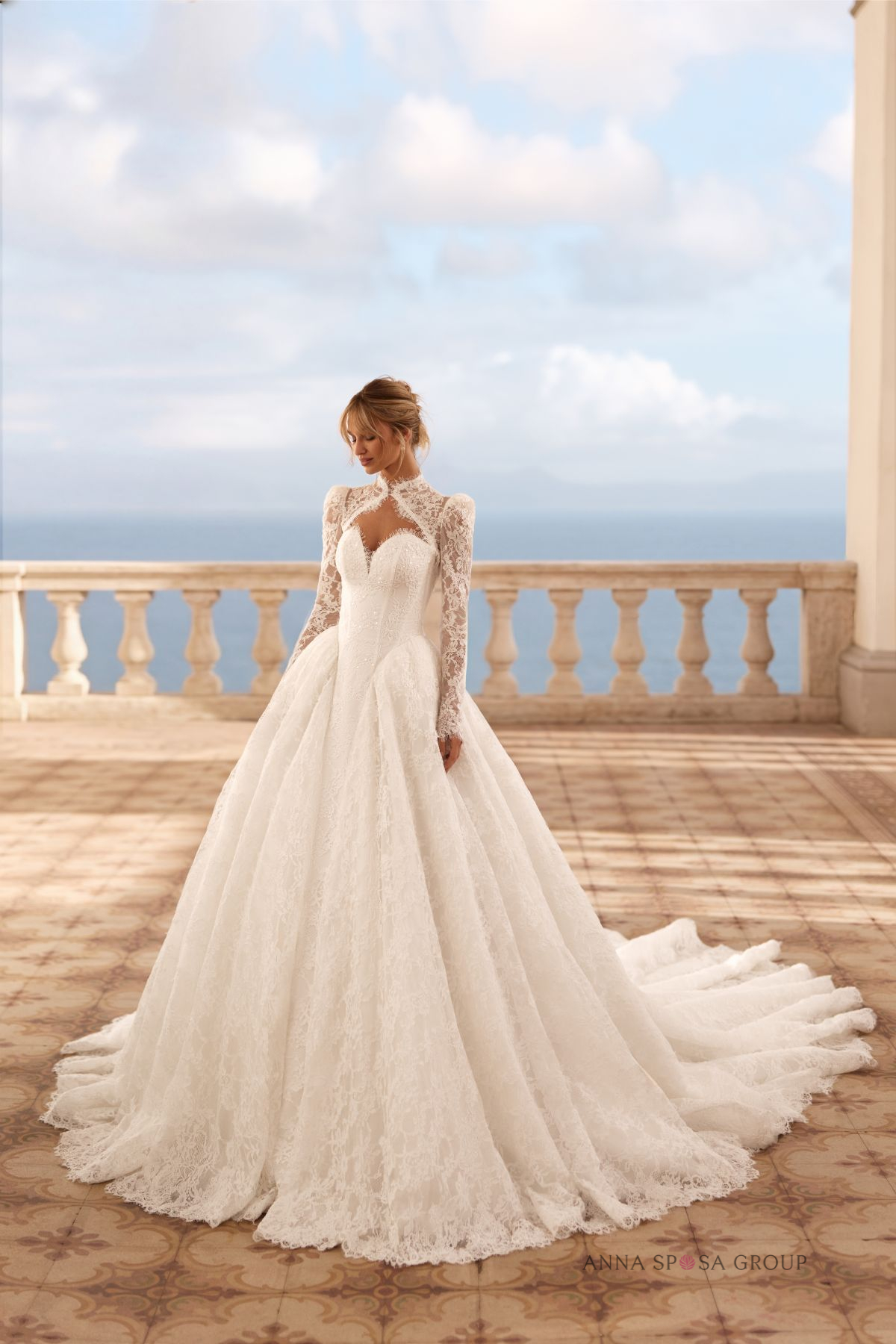 Romantisches A-Linien Brautkleid Wish aus Spitze mit langen Ärmeln